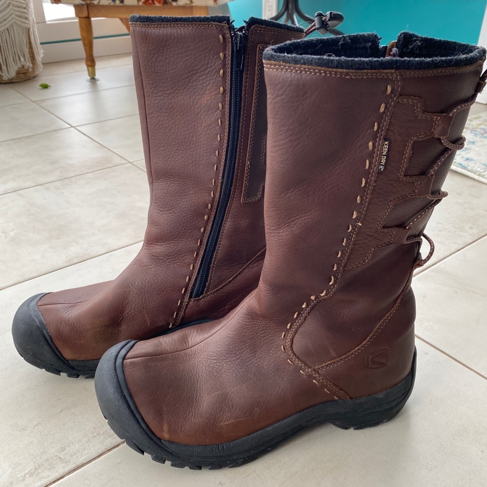 Keen Winthrop Brown insulated winter boots